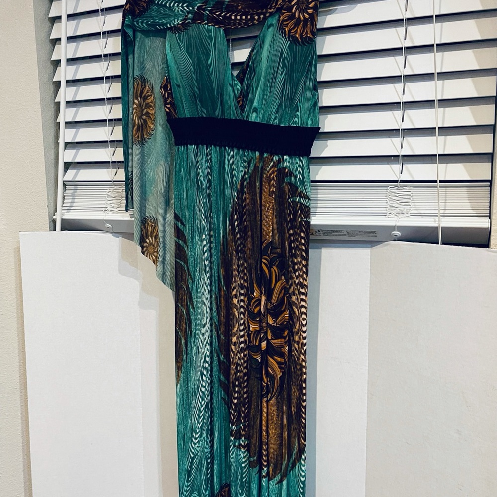 XL Sun dress. Green, brown black. New, never worn. No brand tag. Smokeless home